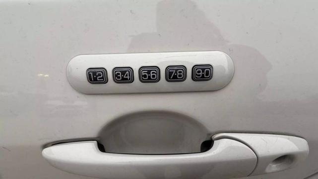 Photo of 2010 White Ford Fusion