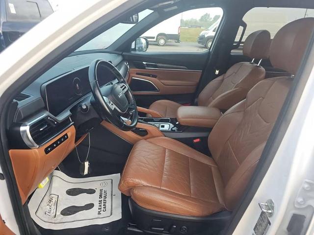 Photo of 2023 White Kia Telluride