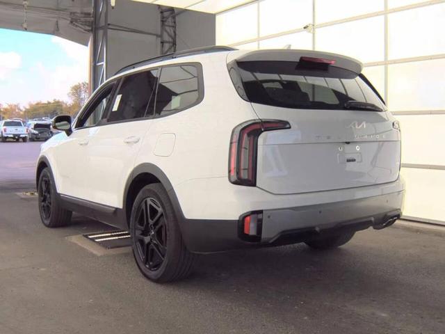 Photo of 2023 White Kia Telluride