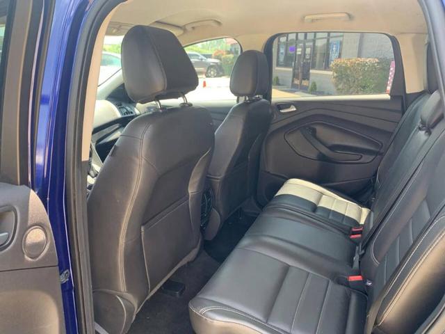 Photo of 2015 Blue Ford Escape