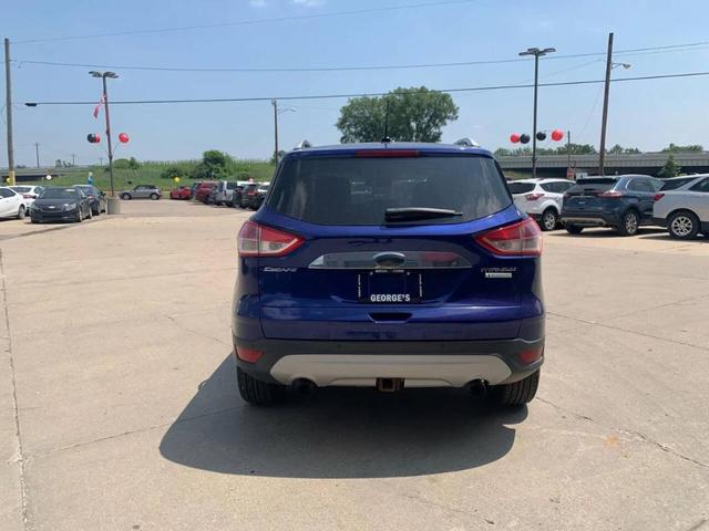 Photo of 2015 Blue Ford Escape
