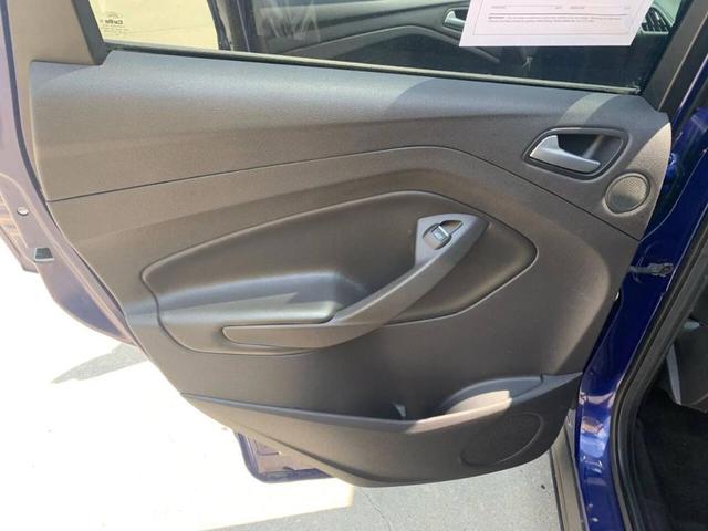 Photo of 2015 Blue Ford Escape