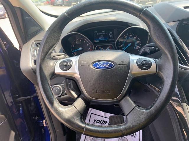 Photo of 2015 Blue Ford Escape