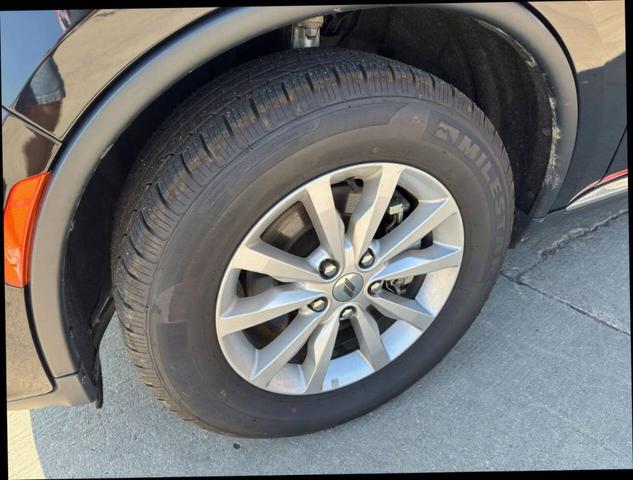 Photo of 2022 Black Dodge Durango