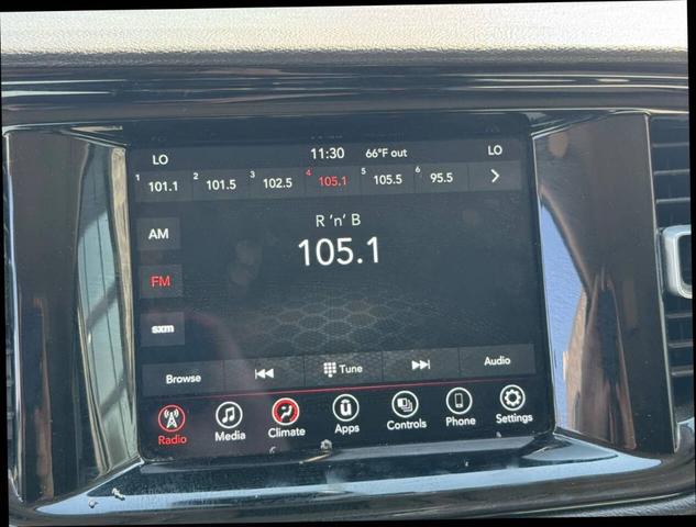 Photo of 2022 Black Dodge Durango