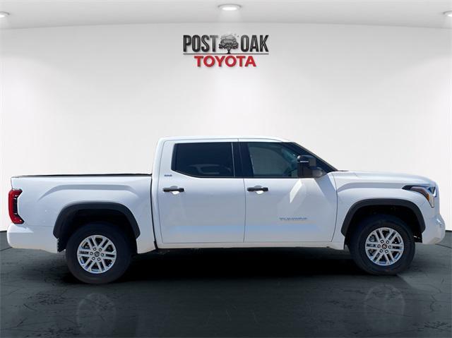 Photo of 2022 White Toyota Tundra