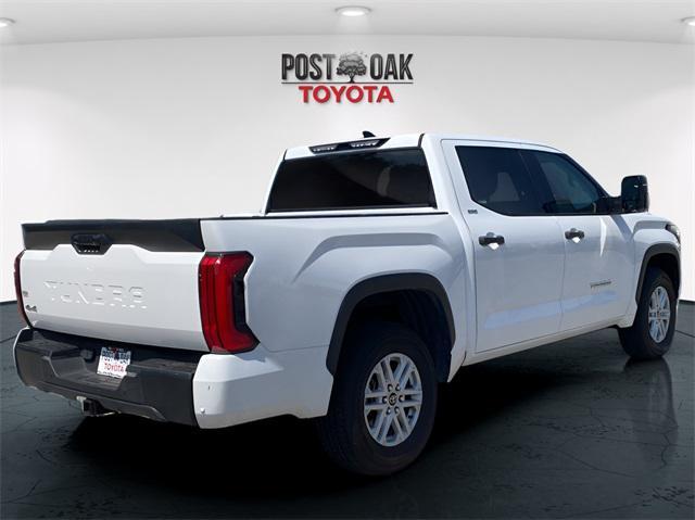 Photo of 2022 White Toyota Tundra