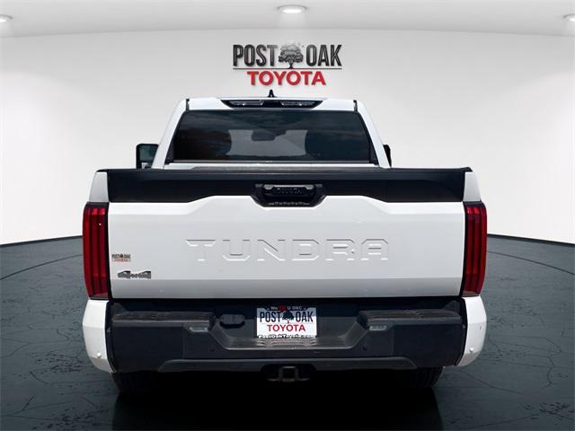 Photo of 2022 White Toyota Tundra