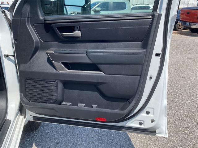 Photo of 2022 White Toyota Tundra
