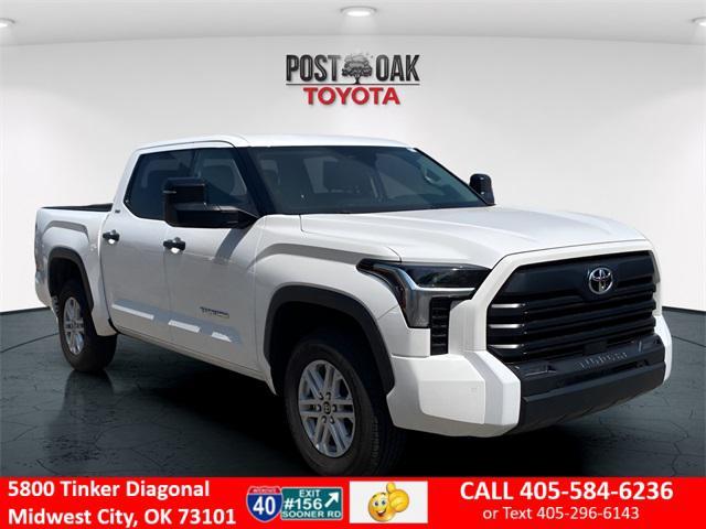 Photo of 2022 White Toyota Tundra