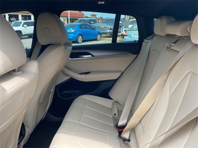 Photo of 2021 Alpine White BMW X4