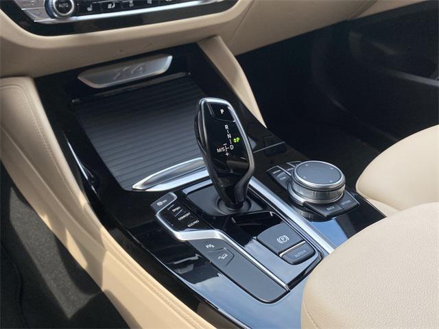 Photo of 2021 Alpine White BMW X4