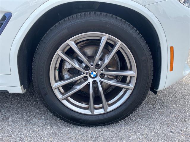 Photo of 2021 Alpine White BMW X4