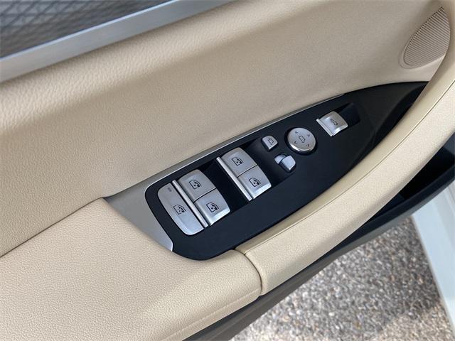 Photo of 2021 Alpine White BMW X4