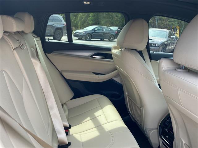 Photo of 2021 Alpine White BMW X4