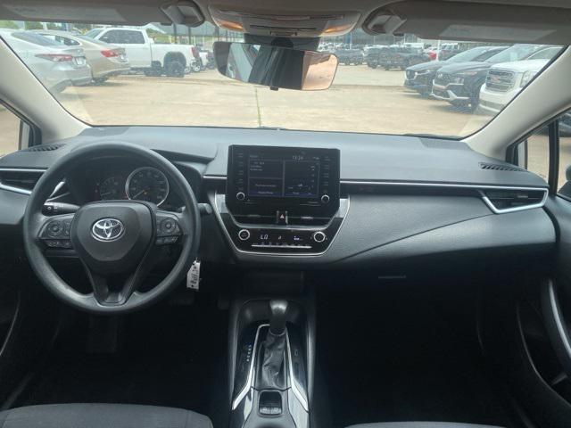 Photo of 2022 Classic Silver Metallic Toyota Corolla