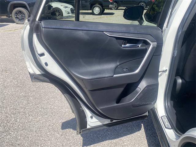 Photo of 2022 Pearl Toyota RAV4 Hybrid