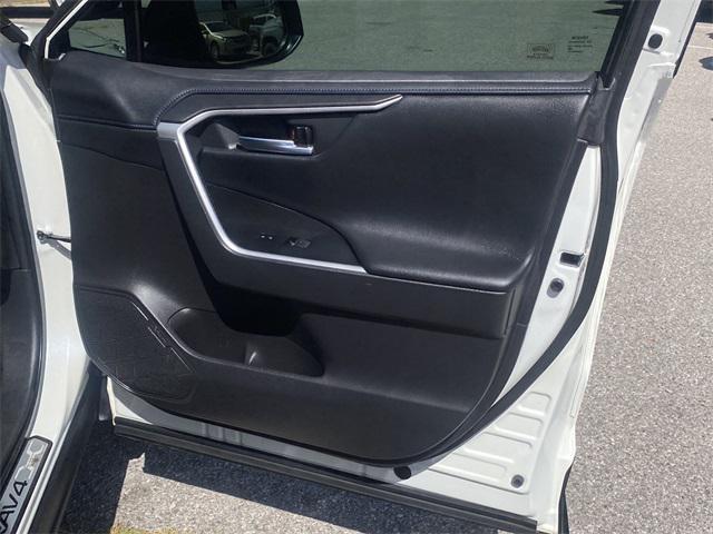 Photo of 2022 Pearl Toyota RAV4 Hybrid