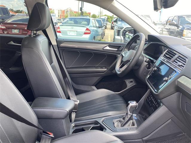 Photo of 2024 Platinum Gray Metallic Volkswagen Tiguan
