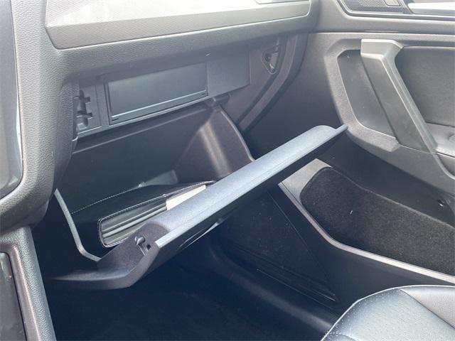 Photo of 2024 Platinum Gray Metallic Volkswagen Tiguan
