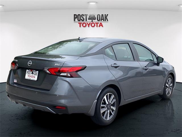 Photo of 2024 Gun Metallic Nissan Versa