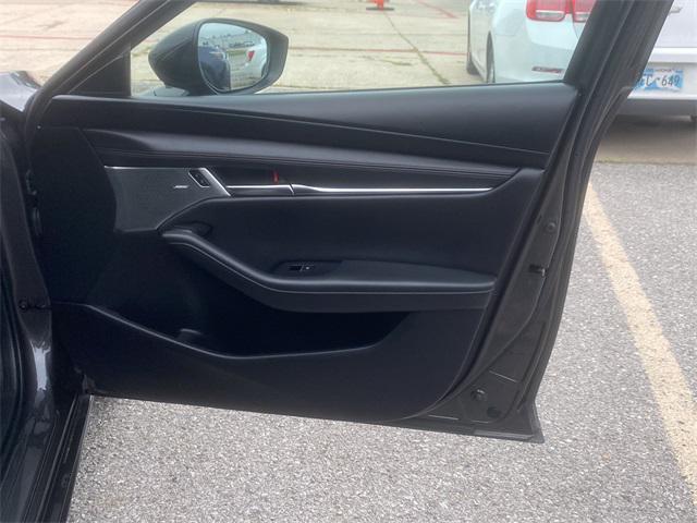 Photo of 2021 Machine Gray Metallic Mazda Mazda3