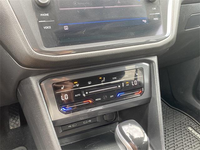 Photo of 2022 Platinum Gray Metallic Volkswagen Tiguan