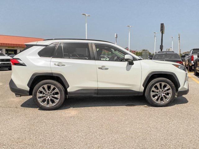 Photo of 2019 Blizzard Pearl Toyota RAV4