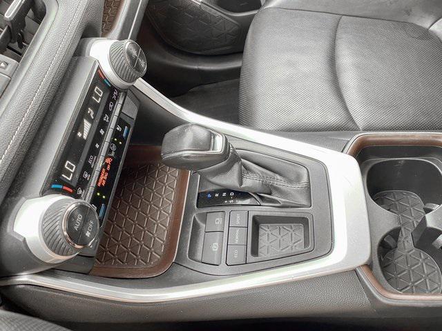 Photo of 2019 Blizzard Pearl Toyota RAV4