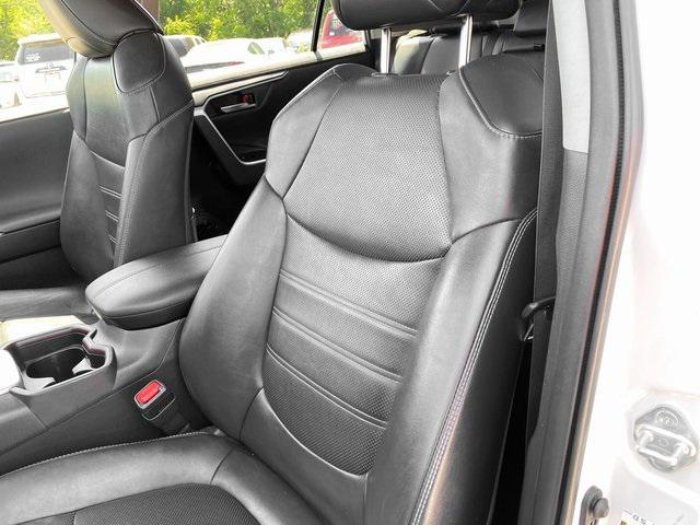 Photo of 2019 Blizzard Pearl Toyota RAV4