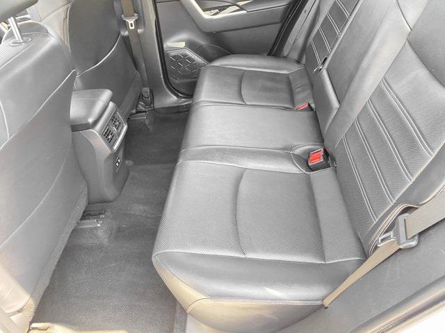 Photo of 2019 Blizzard Pearl Toyota RAV4