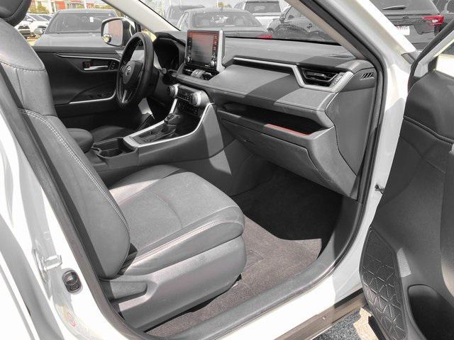 Photo of 2019 Blizzard Pearl Toyota RAV4
