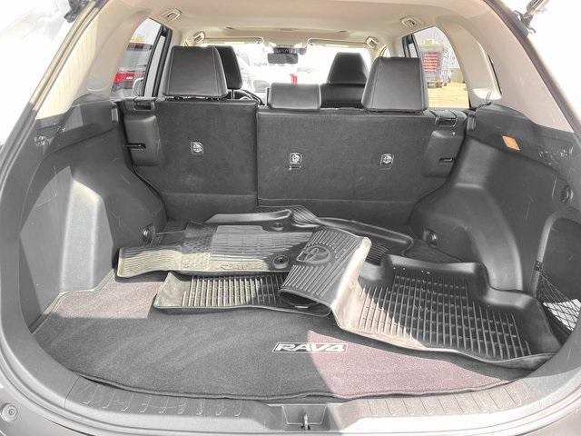 Photo of 2019 Blizzard Pearl Toyota RAV4