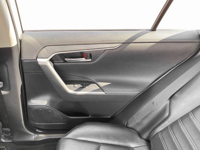 Photo of 2019 Blizzard Pearl Toyota RAV4