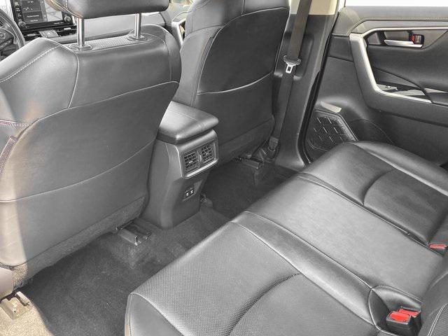 Photo of 2019 Blizzard Pearl Toyota RAV4