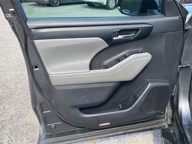 Photo of 2021 Magnetic Gray Metallic Toyota Highlander