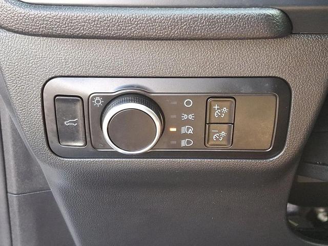 Photo of 2025 Oxford White Ford Escape