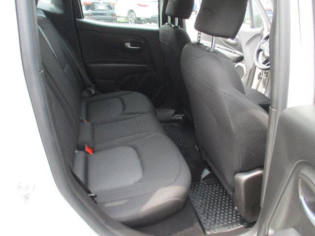 Photo of 2022 Alpine White Clearcoat Jeep Renegade