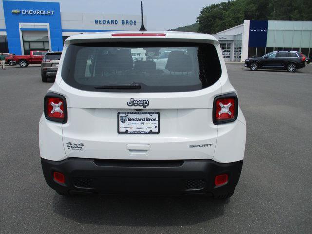 Photo of 2022 Alpine White Clearcoat Jeep Renegade