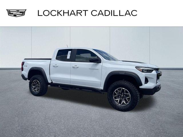 Photo of 2024 Summit White Chevrolet Colorado