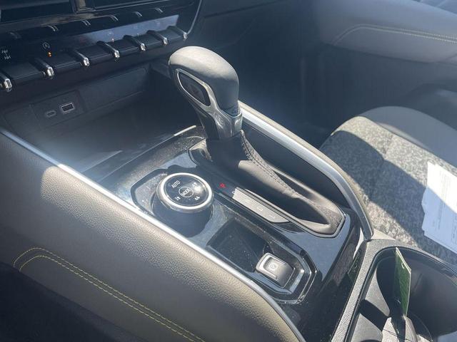 Photo of 2024 Summit White Chevrolet Colorado