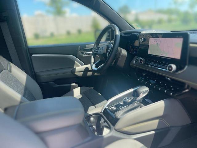 Photo of 2024 Summit White Chevrolet Colorado