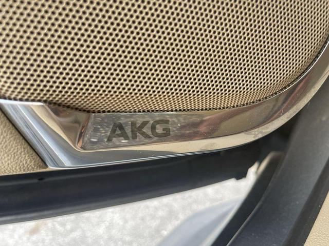 Photo of 2023 Argent Silver Metallic Cadillac Escalade