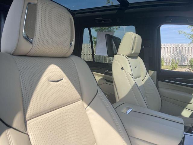 Photo of 2023 Argent Silver Metallic Cadillac Escalade