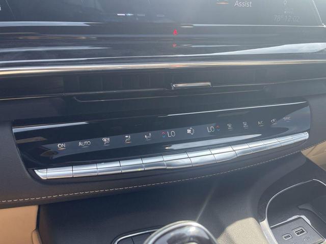 Photo of 2023 Argent Silver Metallic Cadillac Escalade