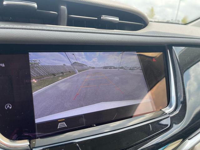 Photo of 2023 Crystal White Tricoat Cadillac XT6
