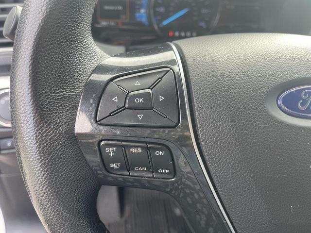 Photo of 2018 White Platinum Clearcoat Metallic Ford Explorer
