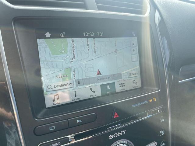 Photo of 2018 White Platinum Clearcoat Metallic Ford Explorer