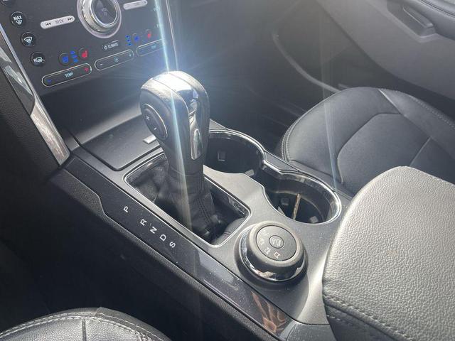 Photo of 2018 White Platinum Clearcoat Metallic Ford Explorer