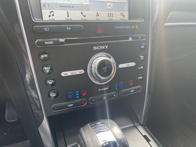 Photo of 2018 White Platinum Clearcoat Metallic Ford Explorer